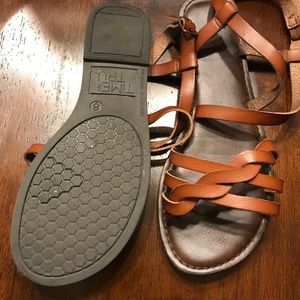 Women’s sandals